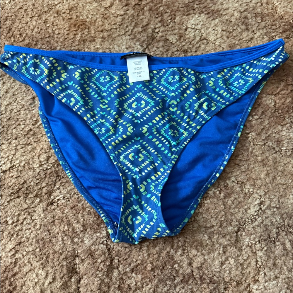 Blue Geometric Bikini Set - Picture 3 of 11